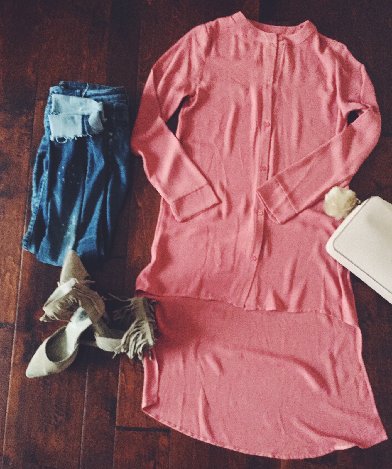 blush topwithjeansandcamelfringestevemaddenshoes