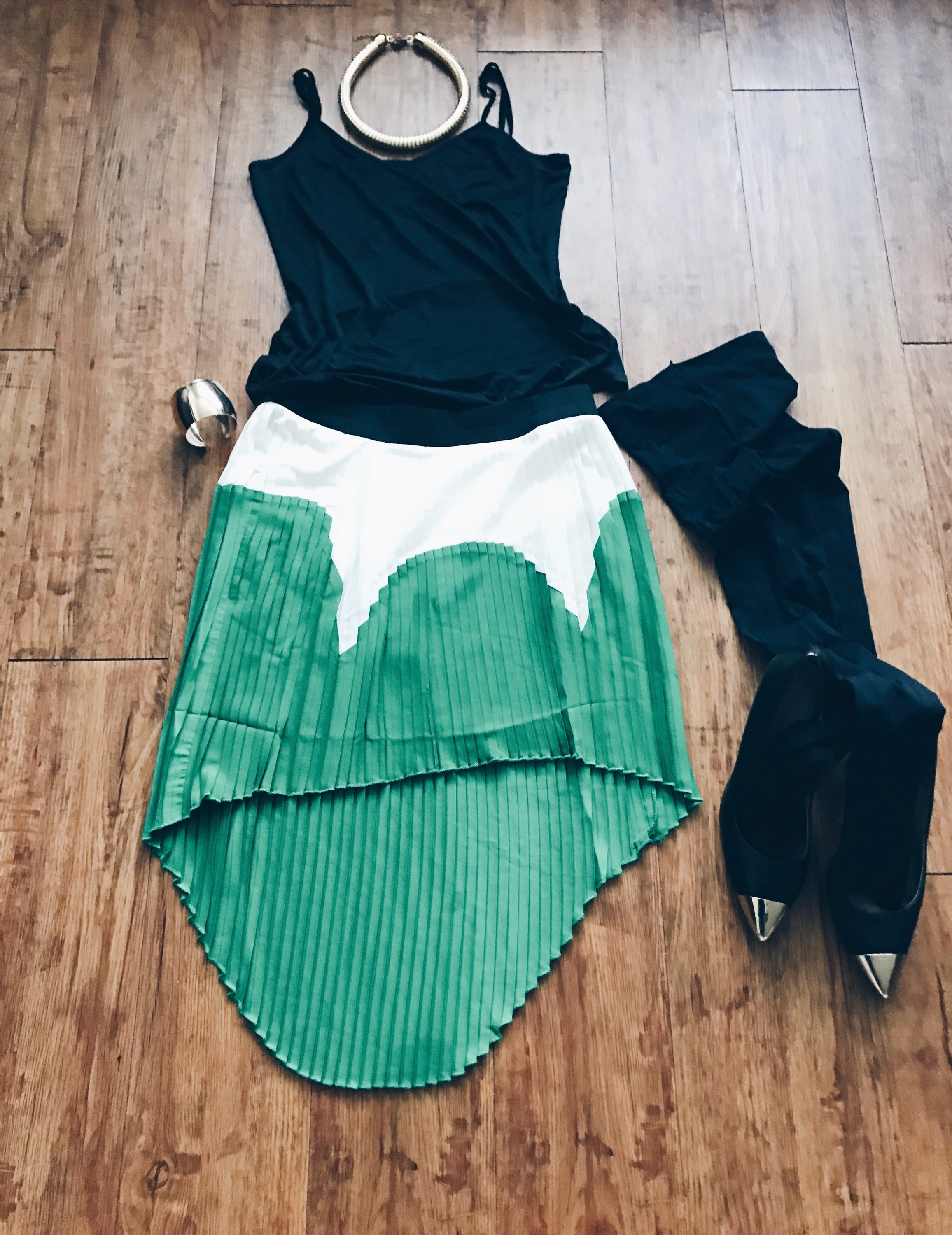 colorblock pleated skirt blue labels boutique