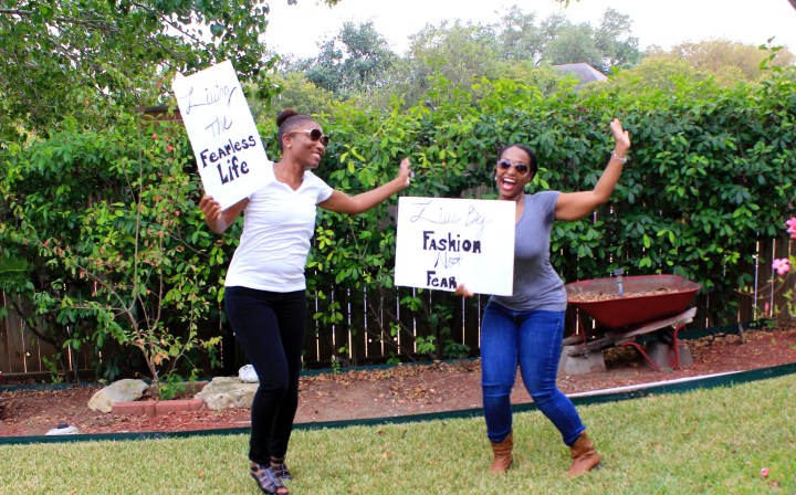 bue labels boutique girls holding signs