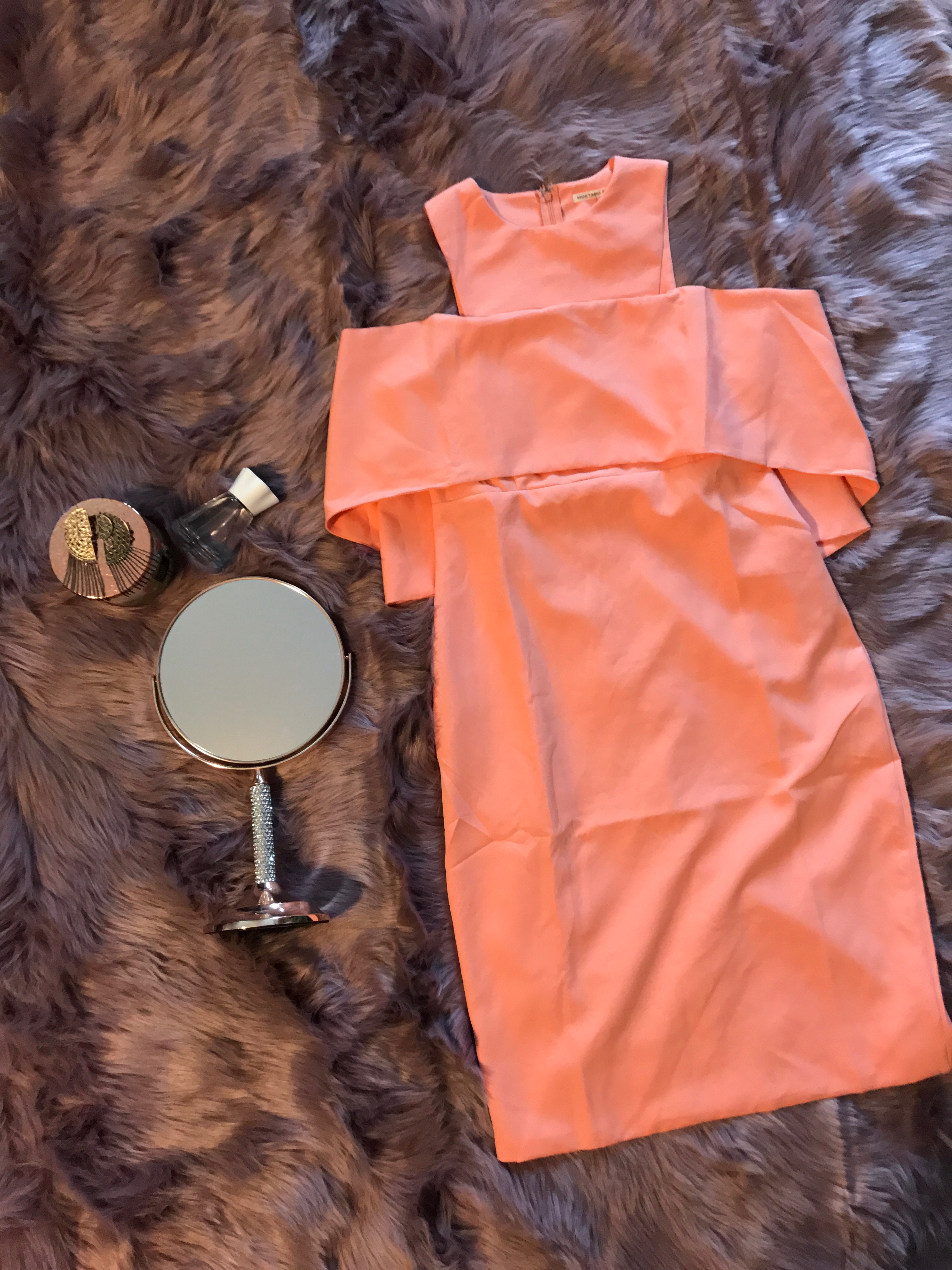 peachoffthesholdermididress