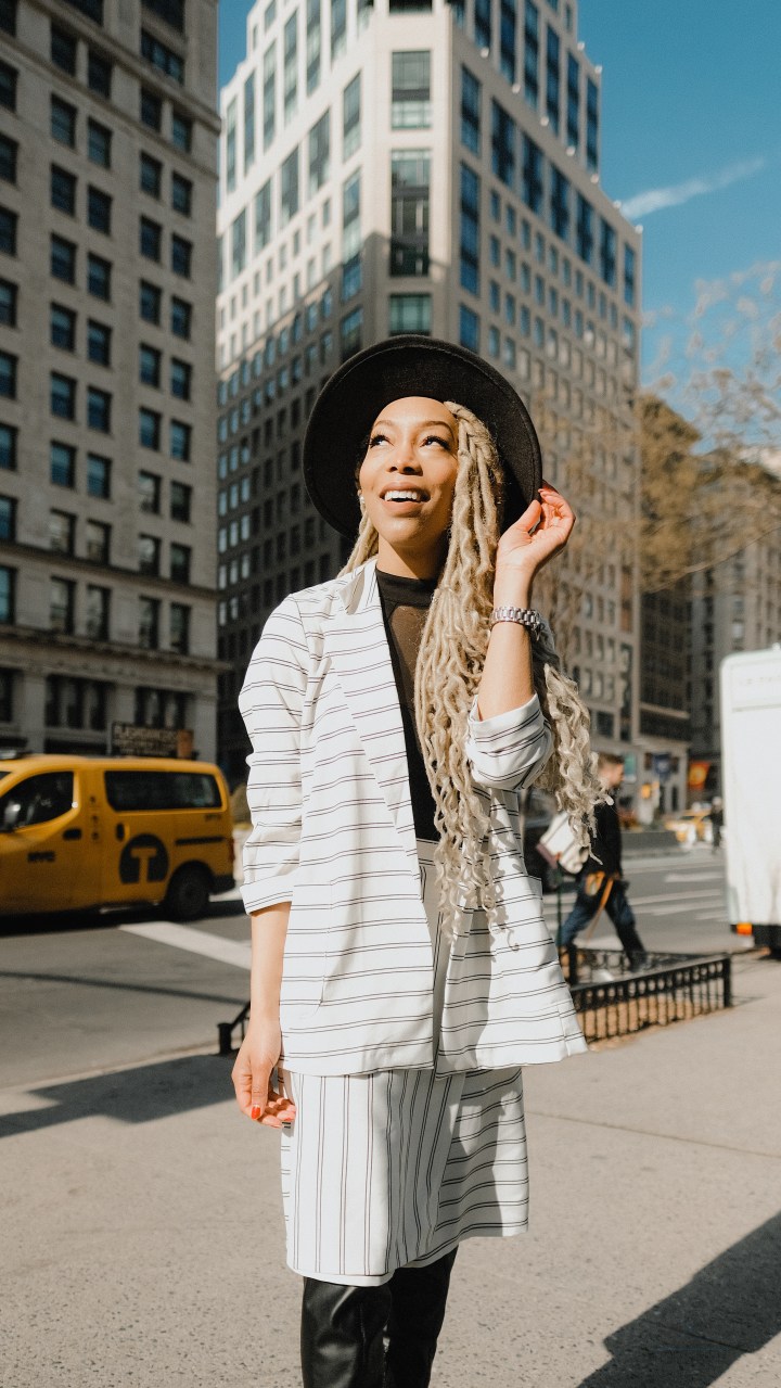 SadeSpenceBlackWhiteStripeSet12