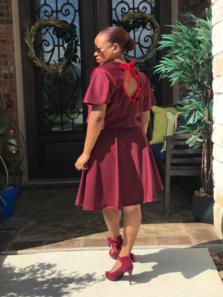 burgundyandredskirtsetside