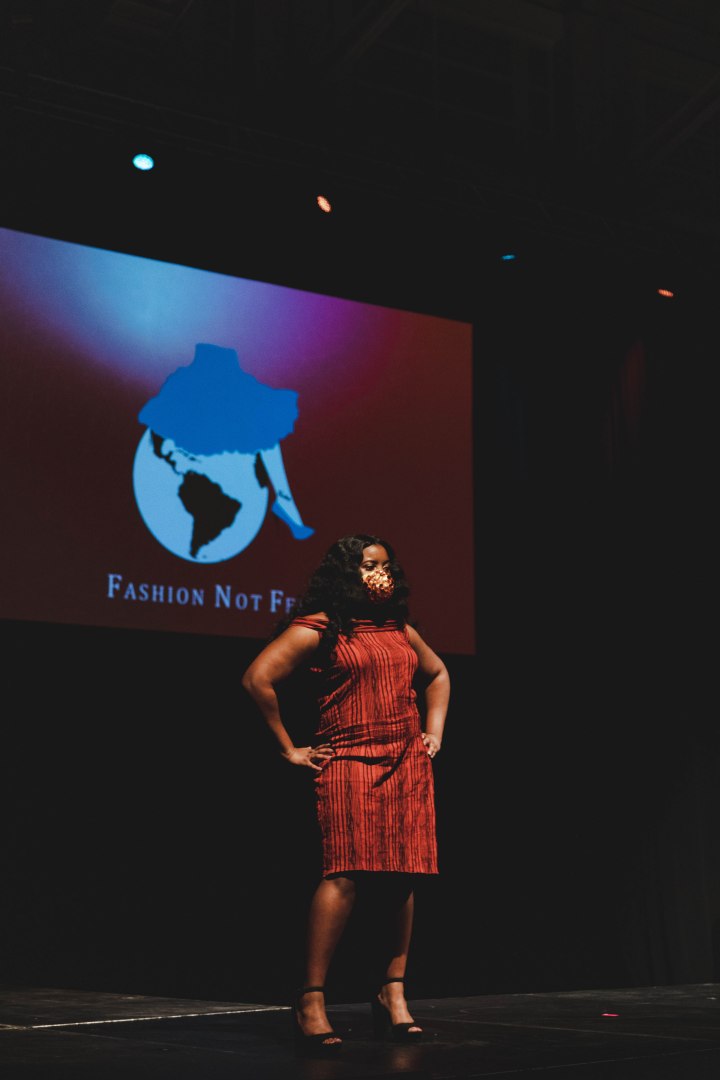 orangeblackstripedress.spiritfashion2019