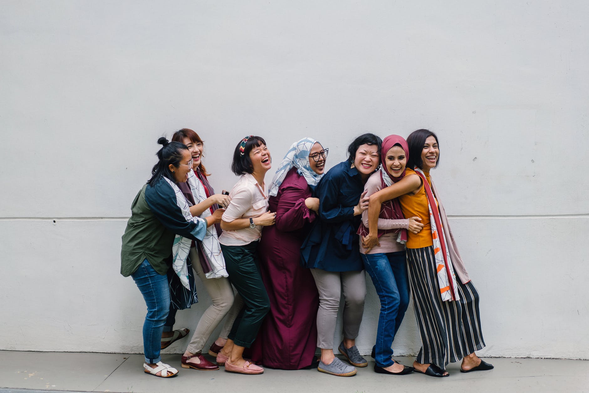 5 Reasons Why Women Should Support Eachother + How To Do It